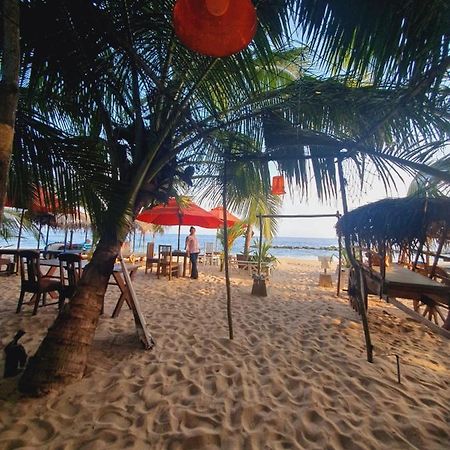 Blue Horizon Beach Hotel Тангалле Екстер'єр фото
